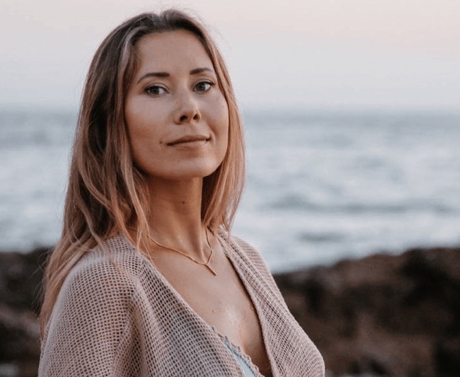 Portrait of Nadya Andreeva by the sea